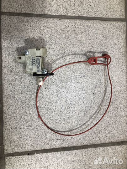 Замок лючка бензобака Audi A6 C6