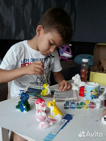 Подарочный набор с гипсовыми фигурками для детей