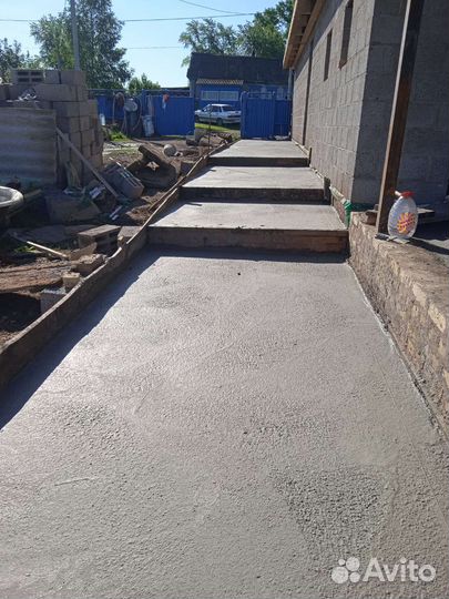 Бригада строителей