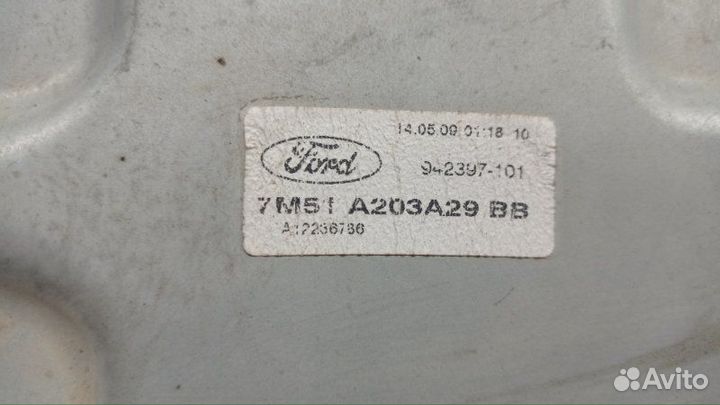 Передний левый стеклоподъемник Ford Focus 2 седан