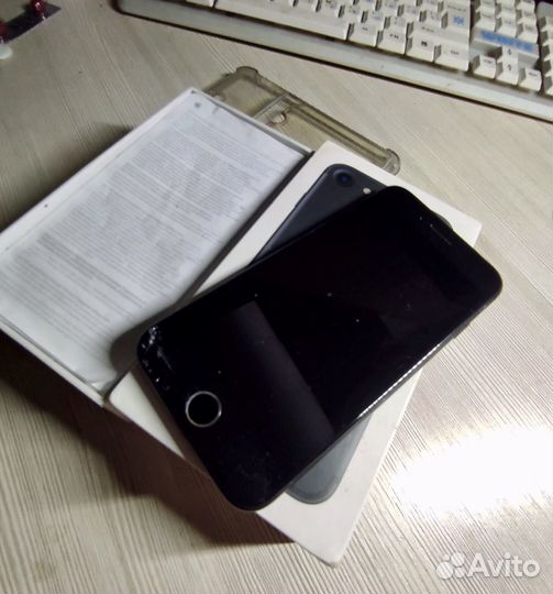 Телефон iPhone 7 32