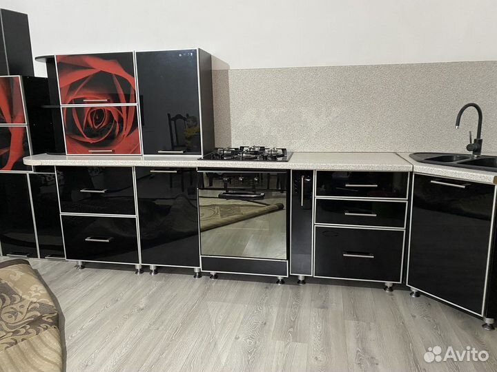 Кухня угловая бу с техникой