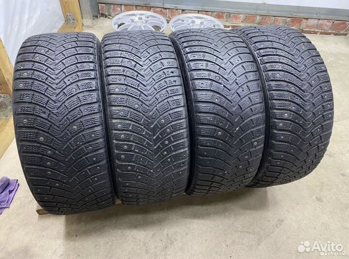 Michelin Agilis X-Ice North 235/45 R18 19B