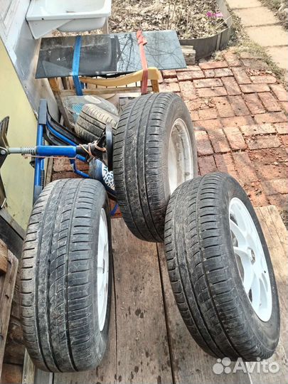 Pirelli Cinturato P1 5/7 R15