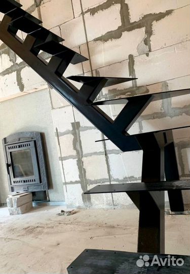 Перила деревянные с монтажем