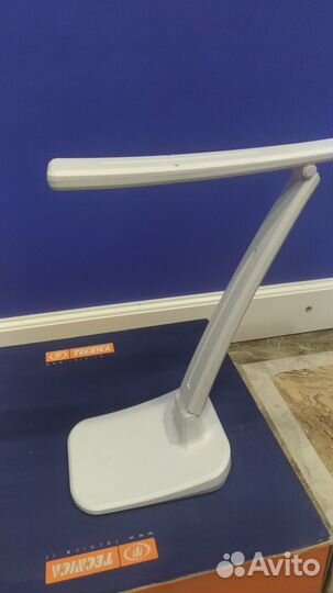 Лампа настольная светодиодная новая