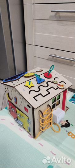 Бизиборд домик