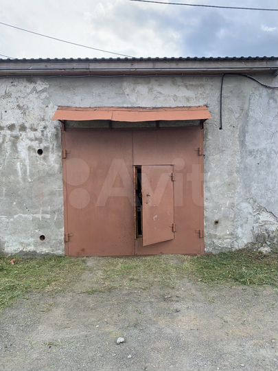 Гараж, > 30 м²