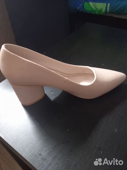 Туфли женские 38 размер бежевые