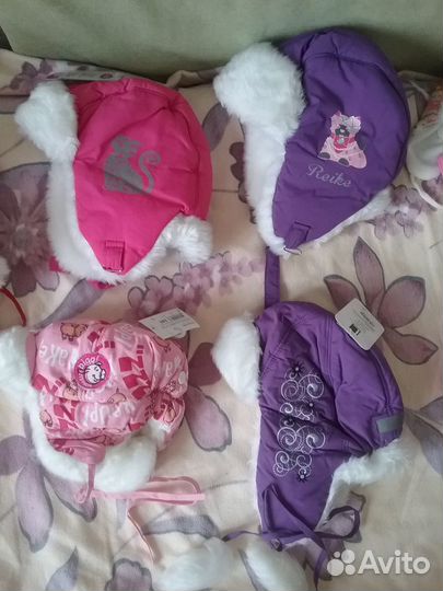 Новые шапки на девочку. Размеры разные