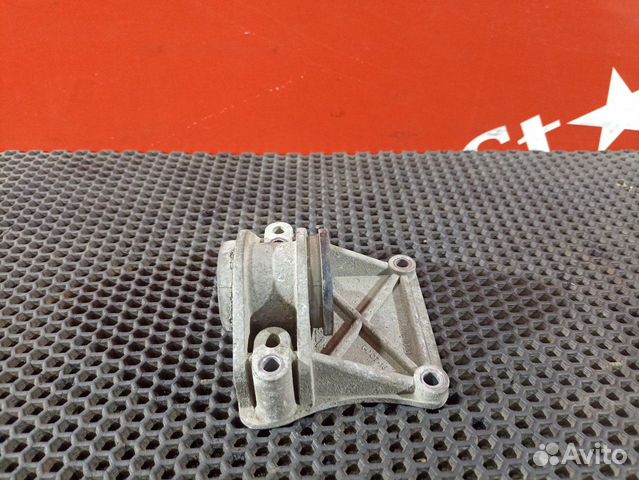 Кронштейн радиатора Man TGX