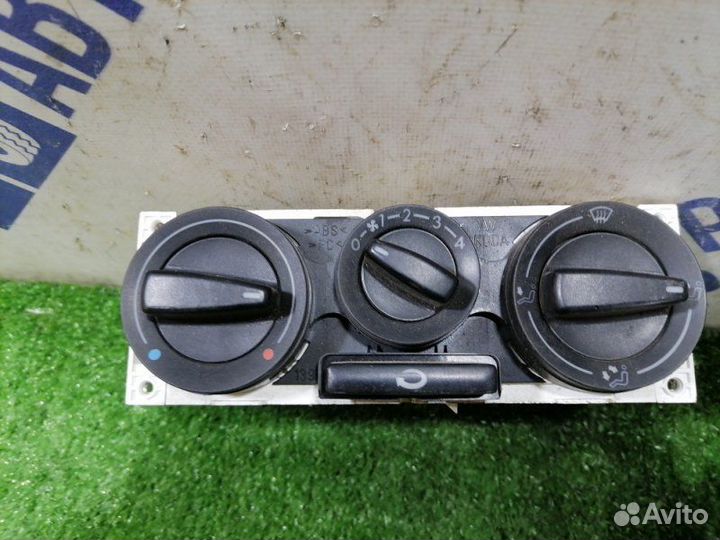 Блок управления климат-контролем Skoda Octavia