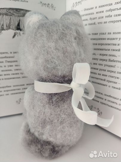 Игрушка ручной работы. Серенький волчок