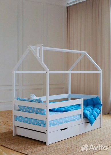 Кровать домик