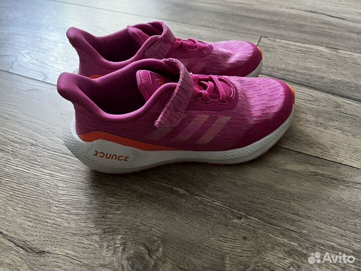 Кроссовки adidas