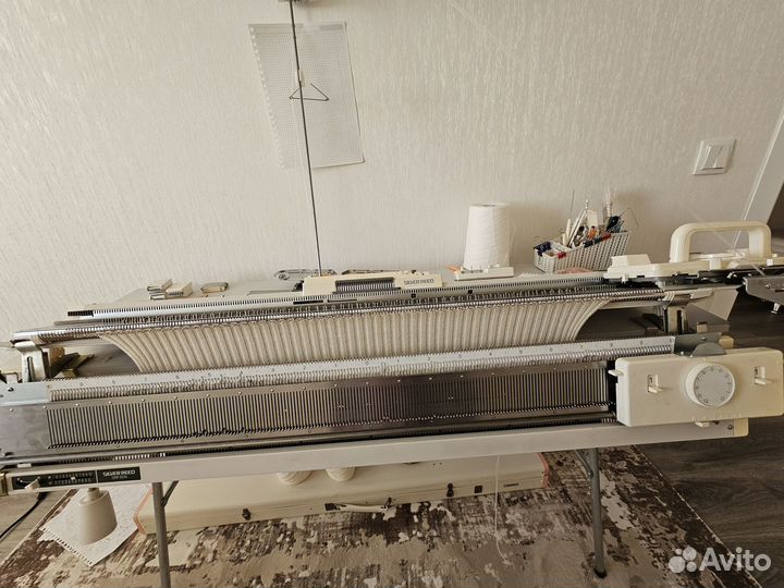 Продается вязальная машина