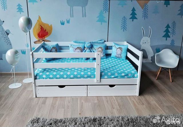 Кроватка от 2х лет софа с бортиком из массива