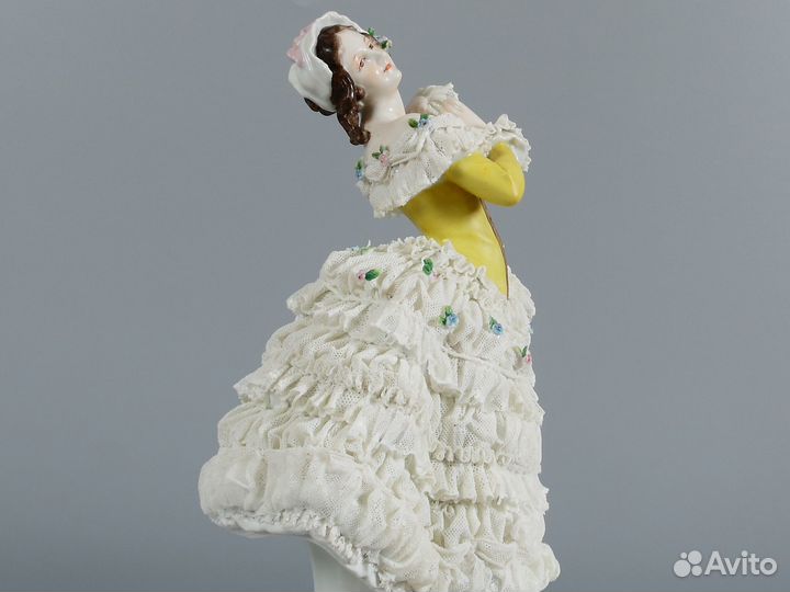 Старинная немецкая статуэтка.Volkstedt