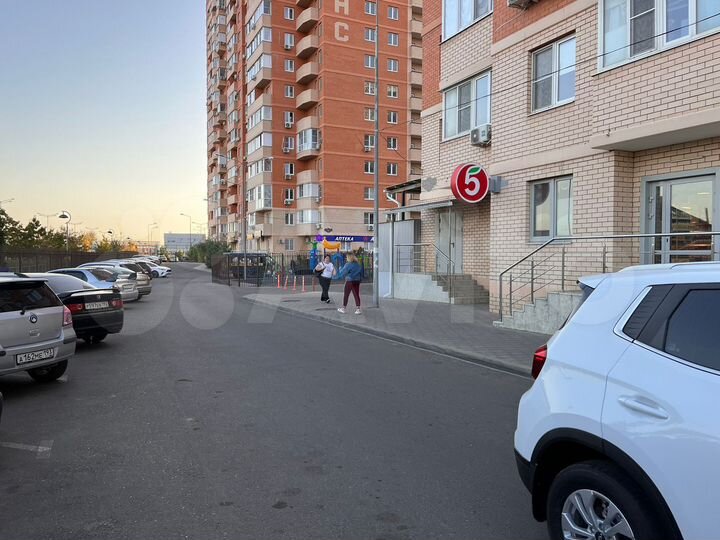 Коммерческое помещение с аптекой