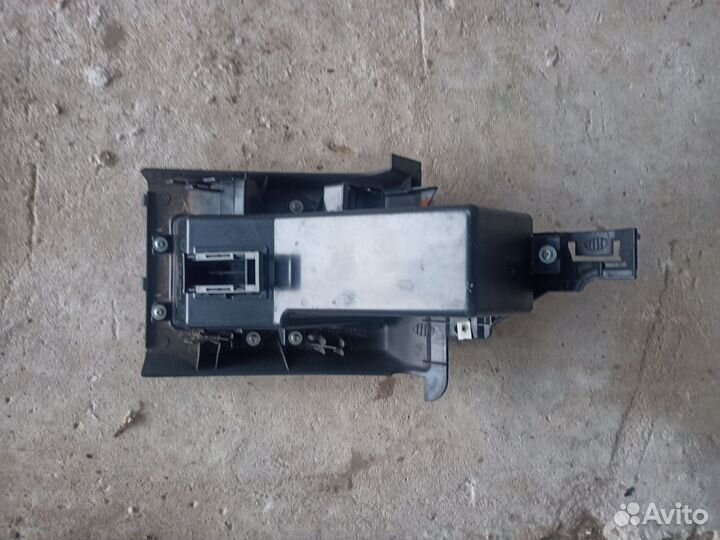 Бардачок левый Land Rover Range Rover L322