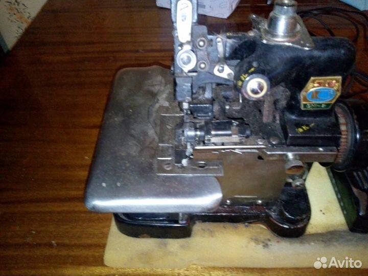 Оверлок трех нитка