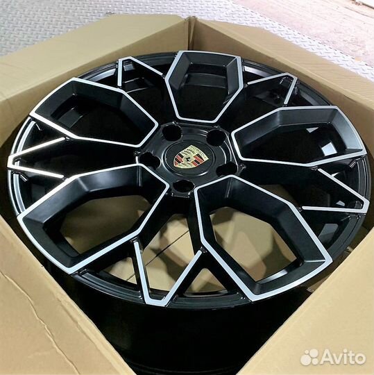 Диски на Audi Ауди Q7 4M R21