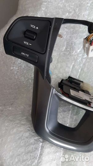 Kia Rio 3 кнопки управления магнитолой