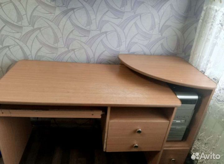 Компьютерный стол