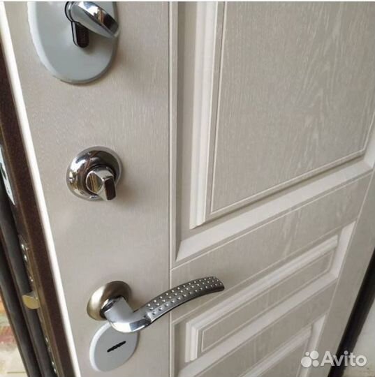 Дверь входная металлическая