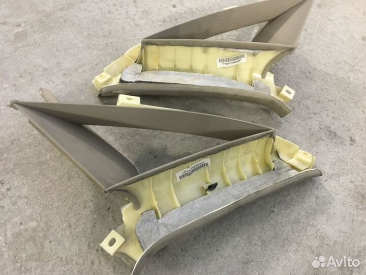 Обшивка стойки задняя Audi A4 (4111)