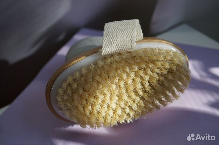 Массажная щетка