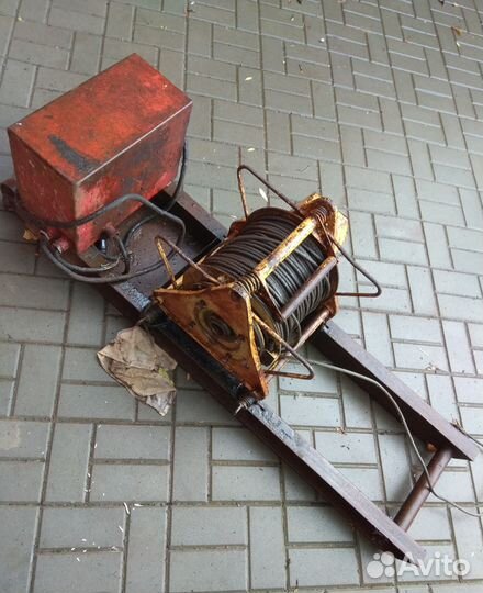 Лебедка строительная