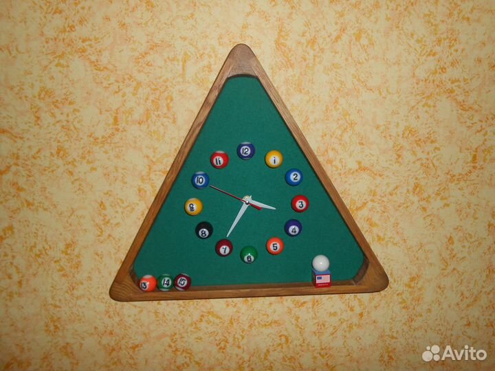 Часы настенные для бильярдной