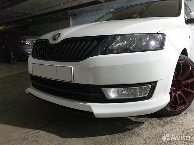Накладка переднего бампера Skoda Rapid R-style