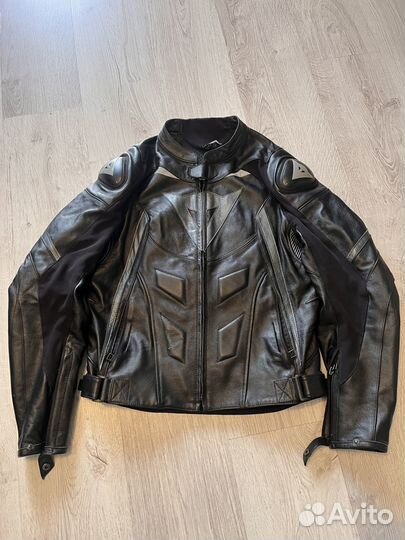 Мотокуртка кожаная с защитой мужская dainese