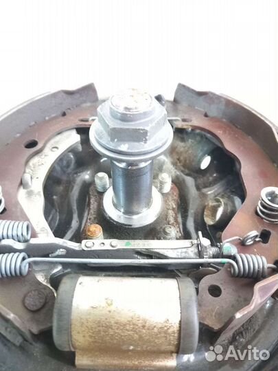 Цапфа задняя левая Renault Logan Stepway