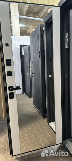 Входная дверь Горизонталь Зеркало