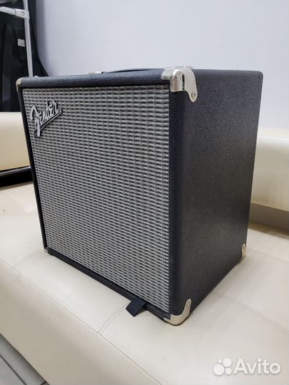 Басовый комбоусилитель Fender Rumble 25