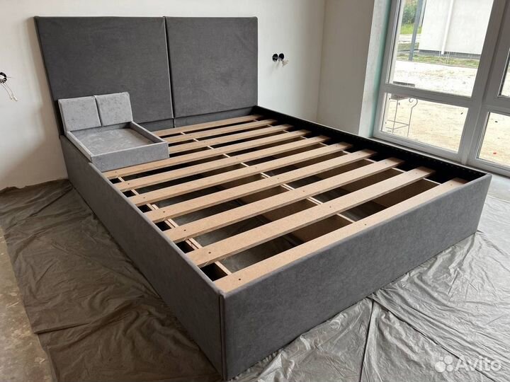 Кровать, лежанка, тахта для животных