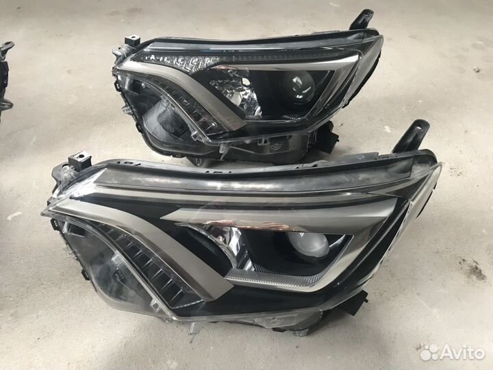 Toyota rav 4 фары передние в ассортименте оригинал