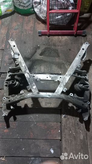 Подрамник бмв е39