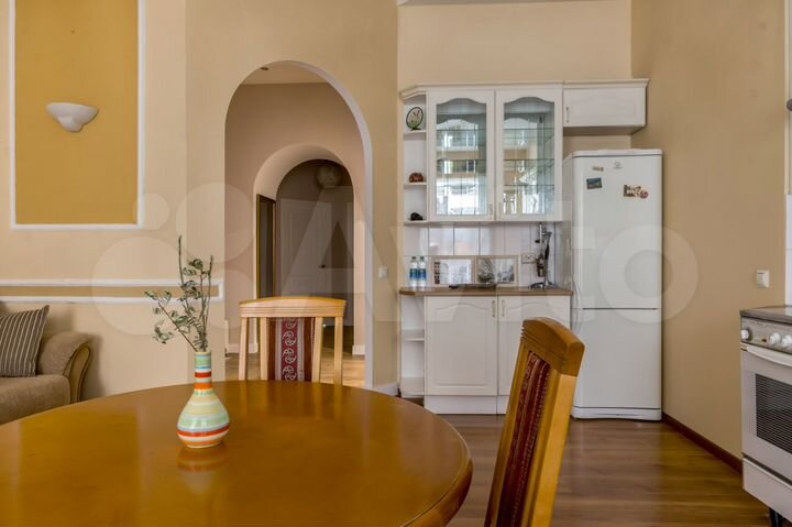 3-к. квартира, 105 м², 2/5 эт.