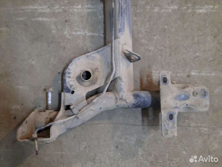 Балка задняя Рено Симбол