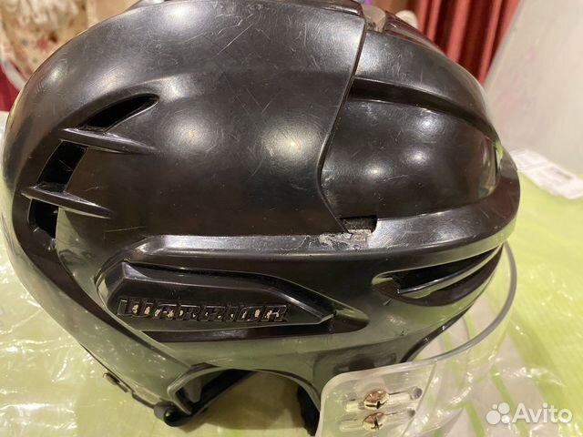 Хоккейный шлем