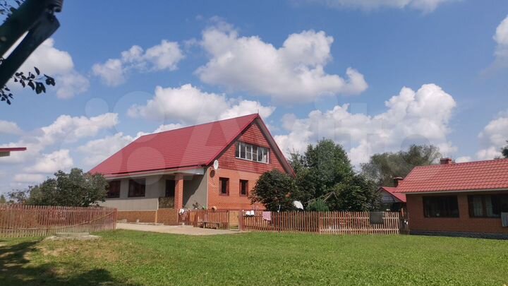 Дом 195 м² на участке 69 сот.