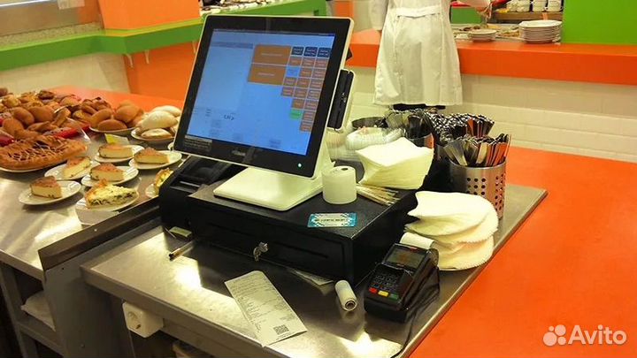 Кассир в кафе