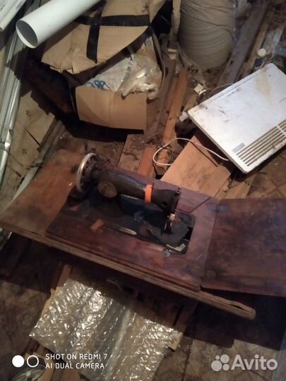 Швейная машина 