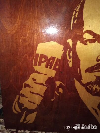 Портрет Ленина (резьба по дереву)