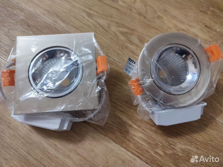 Светильник встраиваемый новый