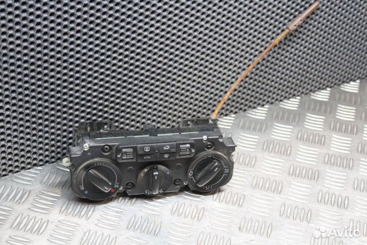 Блок управления климатической установкой Volkswage